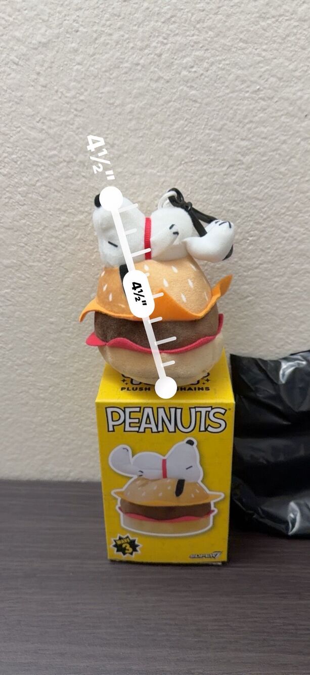 Peanuts x Super7 Snoopy Food Wave 3 Blind Box Plush Bag Clip - Hamburger - Picture 2 of 3